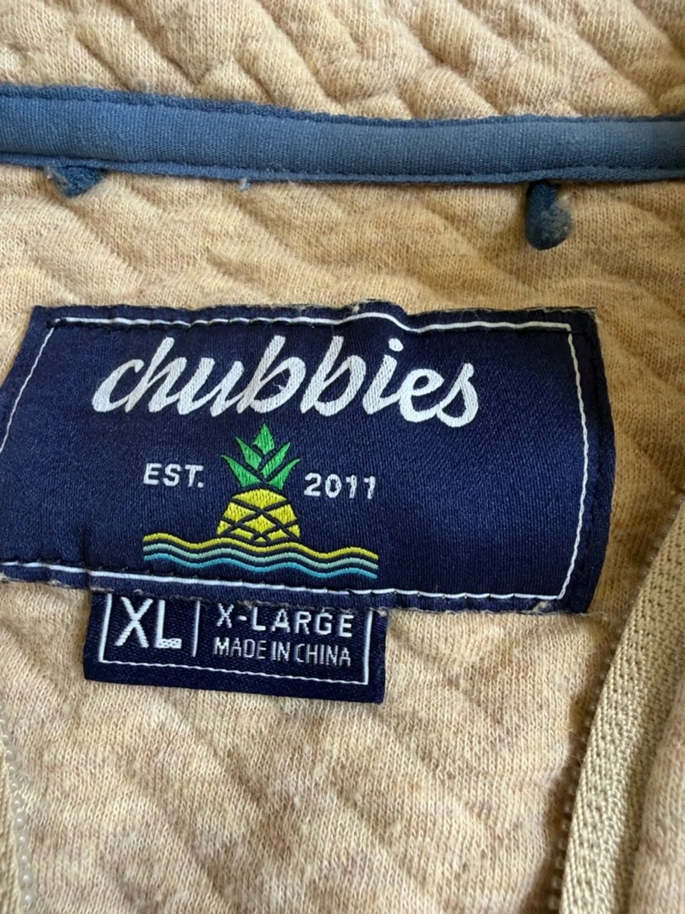 Chubbies Men’s Cream Quilted Quarter Zip Pullover Sweatshirt XL